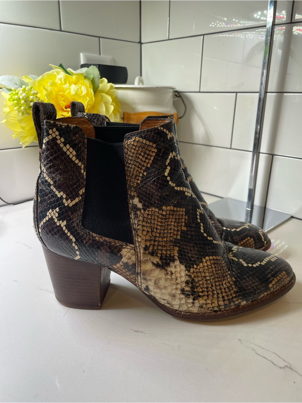 Madewell the Regan Boot in Snake Embossed Leather | Women’s Size 9 Heeled Boots